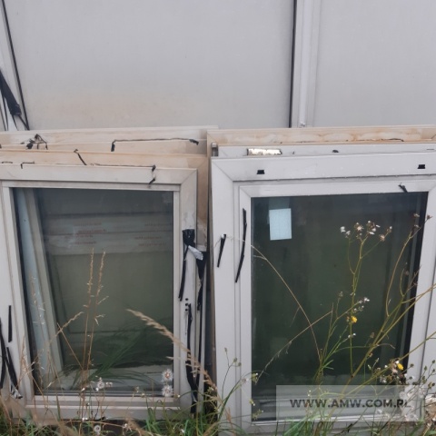 Drzwi i okna - pakiet zawierający 2 poz. asort., w tym: okno PCV (uchylne, 1-skrzydłowe, wymiary: 1100 x 800 mm, białe) - 6 szt., drzwi PCV (wewnętrzne, 2-skrzydłowe, wymiary: 2160 x 1800 mm) - 2 szt. 